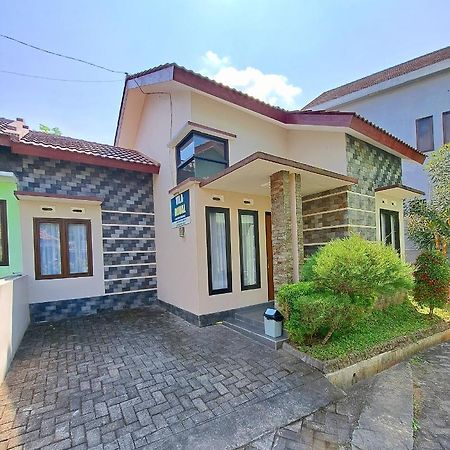 Villa Petit Tour Batu  Exterior photo